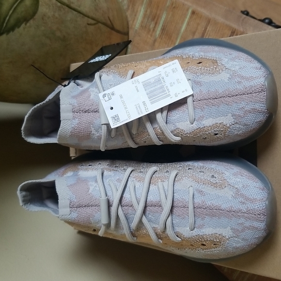 NWT Adidas Yeezy Boost 380 Pepper - SZ 9 - Picture 3 of 12